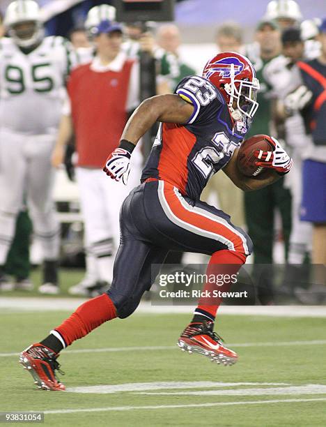 Marshawn Lynch of the Buffalo Bills runs for a 15-yard touchdown in the second quarter against the New York Jets at Rogers Centre on December 3, 2009...