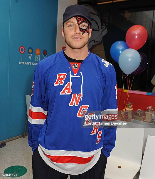 Sean Avery of the New York Rangers hosts Garden Of Dreams Foundation event for 20 children at Dylan's Candy Bar on December 3, 2009 in New York City.