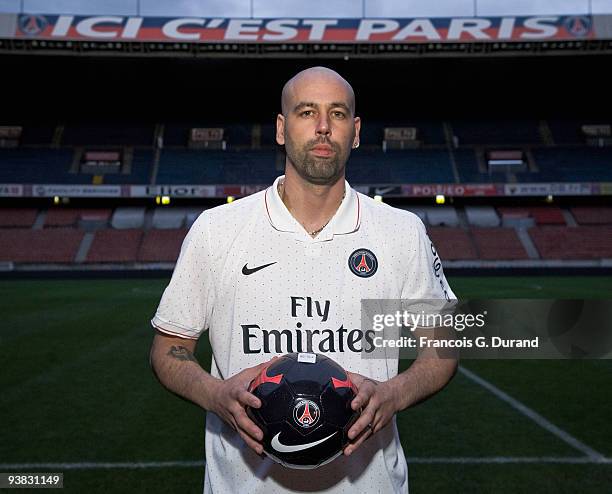 Sinik 202 Sinik Stock Photos, High-Res Pictures, and Images - Getty Images