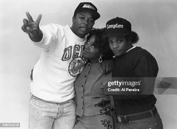 Singer Michel'le aka Michel'le Toussant poses for a portrait with musicians Dr. Dre and Eazy-E in 1989 in NY.