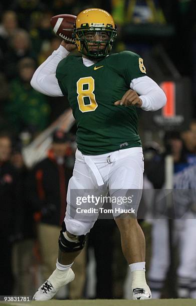 Quarterback Jeremiah Masoli of the Oregon Ducks looks to pass in the second quarter of the game against the Oregon State Beavers at Autzen Stadium on...