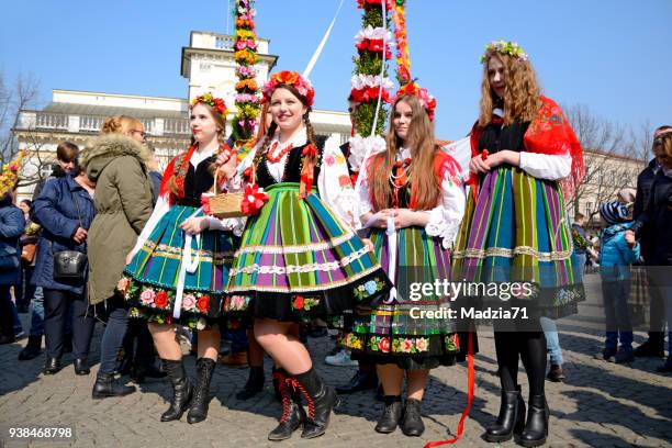 palm sunday in łowicz - easter wreath stock pictures, royalty-free photos & images