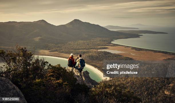 the perfect spot for a little rest - hiking australia stock pictures, royalty-free photos & images