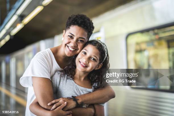 love of sisters - pardo brazilian stock pictures, royalty-free photos & images