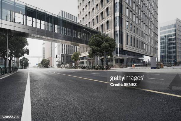 urban road - urban road stock pictures, royalty-free photos & images