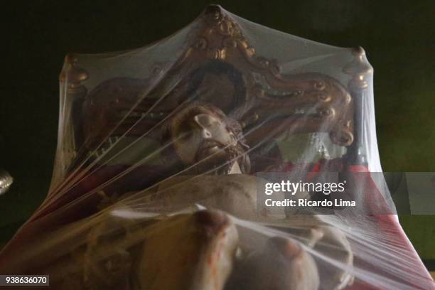dead jesus statue, amazon region, brazil - jesus ricardo stock pictures, royalty-free photos & images