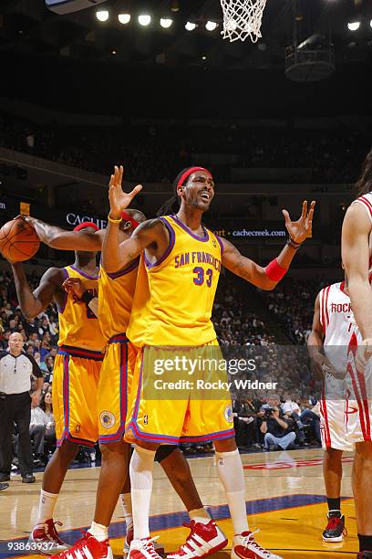 Mikki Moore of the Golden State Warriors disagrees with a call in a game against the Houston Rockets on December 3, 2009 at Oracle Arena in Oakland,...