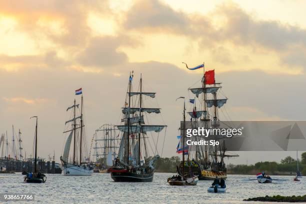 russian frigate shtandart during the yacht parade at the 2014 sail kampen event - kampen overijssel stock pictures, royalty-free photos & images