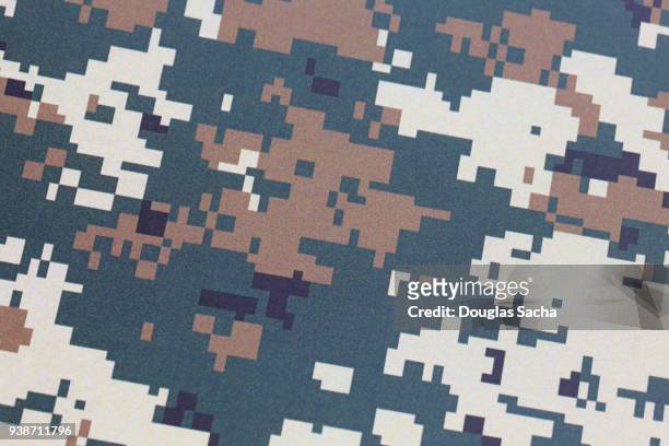 full frame digitally generated camouflage pattern - army photos et images de collection