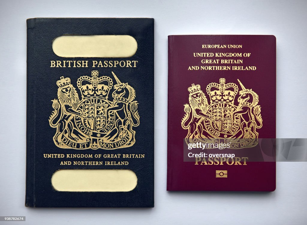 Passeports UK vintage et actuels
