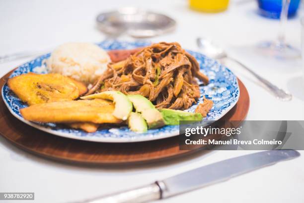 ropa vieja - ropa stockfoto's en -beelden