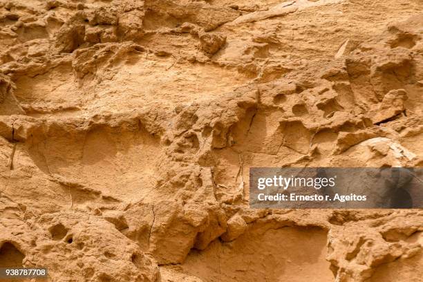 montaña amarilla (yellow mountain) mountain wall texture, la graciosa, canary islands - montaña stock pictures, royalty-free photos & images