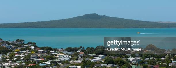 at the top of mt vitoria,devonport,auckland - rangitoto stock pictures, royalty-free photos & images