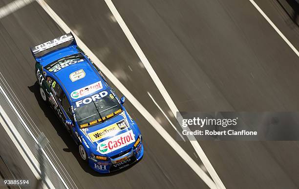 Steven Richards drives the Ford Performance Racing Ford during practice for the Sydney 500 Grand Finale, which is round 14 of the V8 Supercar...