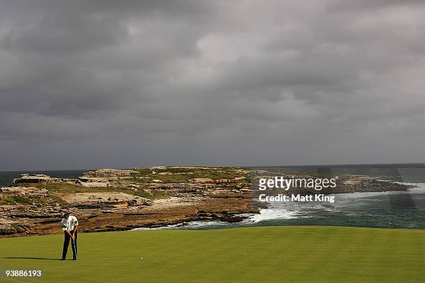 Stuart Appleby of Australia putts on the 6th hole during the second round of the 2009 Australian Open at New South Wales Golf Club on December 4,...