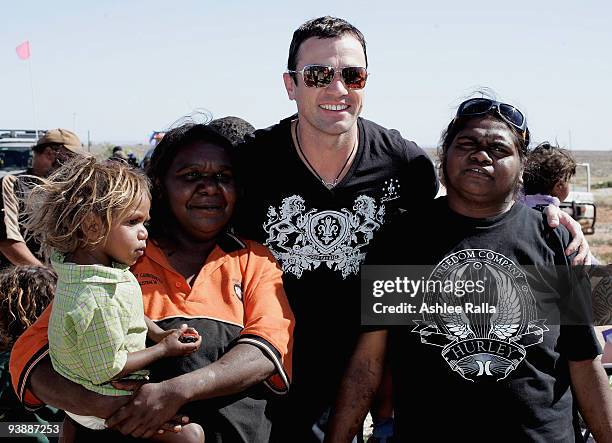 Singer Shannon Noll poses with fans on December 4, 2009 in Watson, Australia. The Great Southern Railway's Indian Pacific travels the 4,352km between...