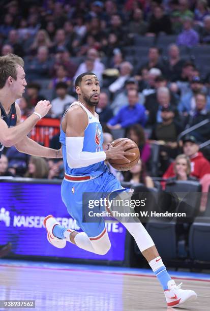 Garrett Temple of the Sacramento Kings drives towards the basket against the Detroit Pistons during an NBA basketball game at Golden 1 Center on...