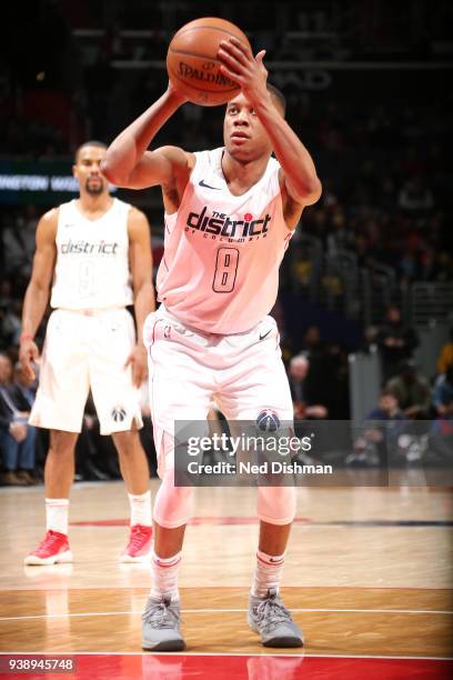 Tim Frazier of the Washington Wizards shoots the ball against the San Antonio Spurs on March 27, 2018 at Capital One Arena in Washington, DC. NOTE TO...