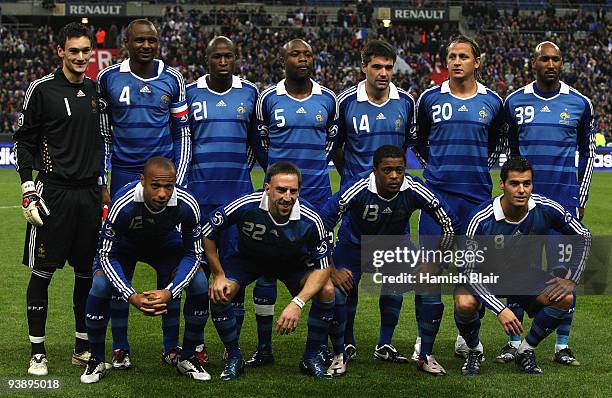 The French team pose for a photo ahead of the International Friendly between France and Uruguay at the Stade de France on November 19, 2008 in Paris,...