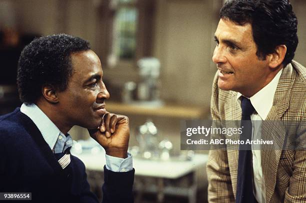 Season One - 4/4/79, Robert Guillaume, David Hedison