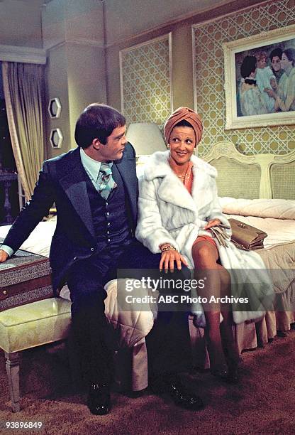 Hotel" - Season Two - 10/23/75, Wentworth and Wojo posed as a married couple to bust a burglary ring set in a posh hotel. ,