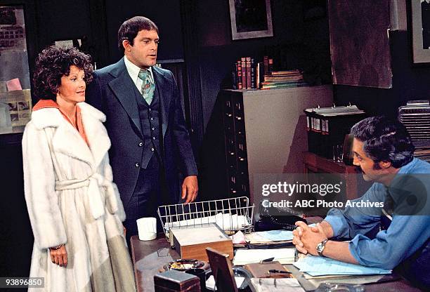 Hotel" - Season Two - 10/23/75, Barney asked Wentworth and Wojo to pose as a married couple to bust a burglary ring set in a posh hotel. ,