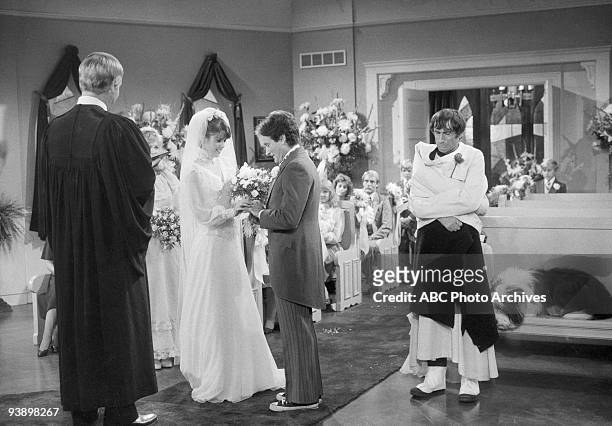The Wedding" 10/15/81 Extra, Pam Dawber, Robin Williams, Robert Donner