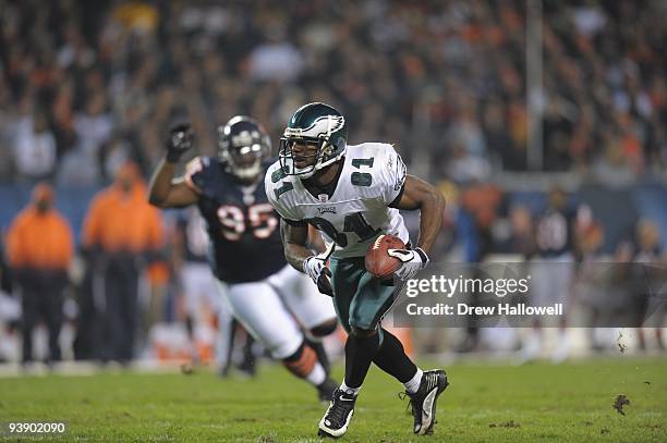 Wide Receiver Jason Avant of the Philadelphia Eagles runs for a touchdown during the game against the Chicago Bears on November 22, 2009 at Soldier...