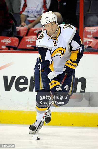Tim Connolly of the Buffalo Sabres warms up before the game against the Washington Capitals at the Verizon Center on November 25, 2009 in Washington,...