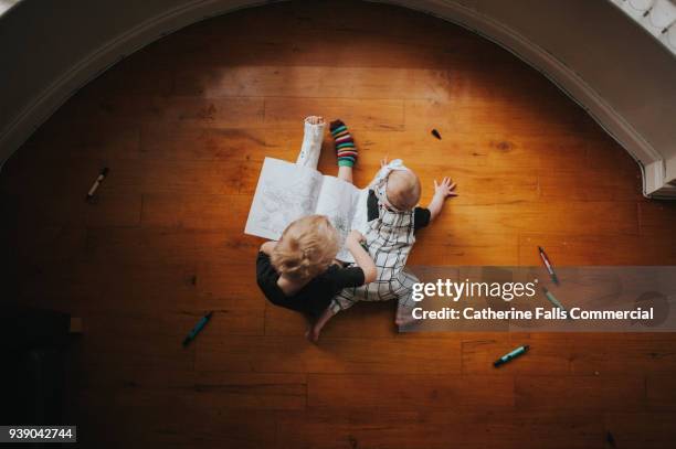 little boy with broken leg - erbore stock pictures, royalty-free photos & images