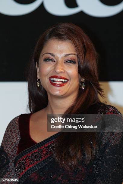 Indian actress Aishwarya Rai attends the Premiere of Paa on December 3, 2009 in Mumbai, India.