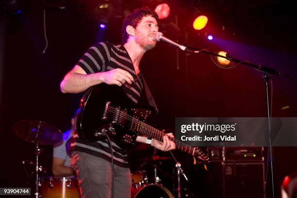 Peter Silberman performs on stage at Sala Apolo on December 2, 2009 in Barcelona, Spain.