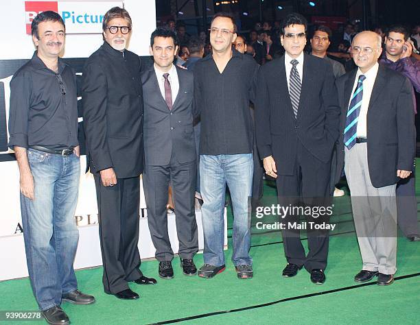 Raju Hirani, Amitabh Bachchan, Aamir Khan, Vinod Chopra and Jeetendra at the premiere of the film �Paa� in Mumbai on Thursday, December 3, 2009.