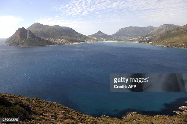 Hout bay from a distance on December 3, 2009. AFP PHOTO/STEPHANE DE SAKUTIN