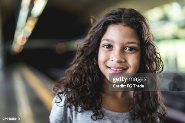 76 843点の可愛らしい 白人 女の子 女児1人 子供のストックフォト Getty Images 76 843点の可愛らしい 白人 女の子 女児1人 子供のストックフォト Getty Images