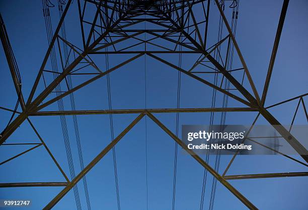 pylons and power cables 2 - bishop's stortford stock pictures, royalty-free photos & images