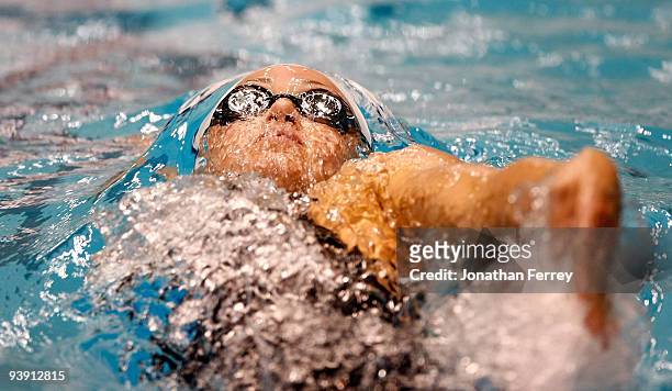 Katie Hoff swims the 400 yard IM heats during day two of the AT&T Short Course Nationals at Weyerhaeuser King County Aquatic Center on December 4,...