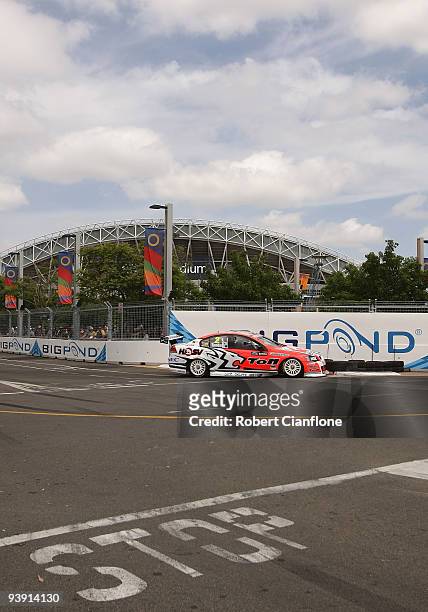 Garth Tander drives the Holden Racing Team Holden during qualifying 25 for the Sydney 500 Grand Finale, which is round 14 of the V8 Supercar...