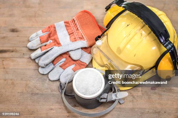 Basic Contruction Gear Construction Worker Gear Photos and Premium High Res Pictures - Getty ...