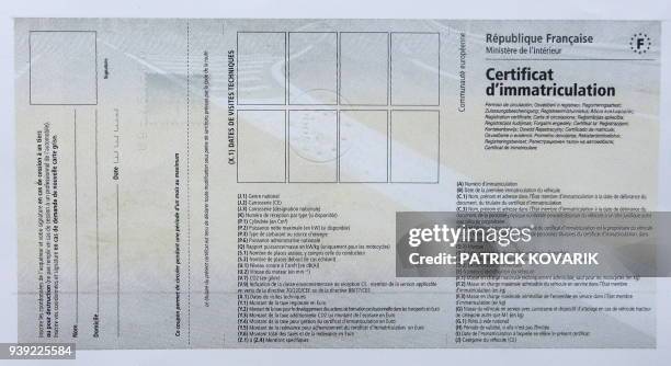 Photo prise le 05 septembre 2008 à Paris, représentant le nouveau modèle du certificat d'immatriculation , lié à la prochaine mise en place du...