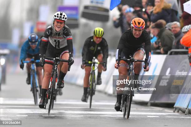 Arrival / Floortje Mackaij of The Netherlands and Team Sunweb / Amy Pieters of The Netherlands and Boels - Dolmans Cycling Team / during the 7th...