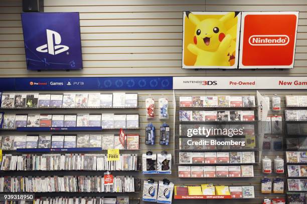 Games R Us 665 Inside Video Store Stock Photos, High-Res Pictures, and Images ...