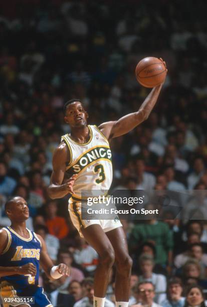Dale Ellis Nba Photos and Premium High Res Pictures Getty Images