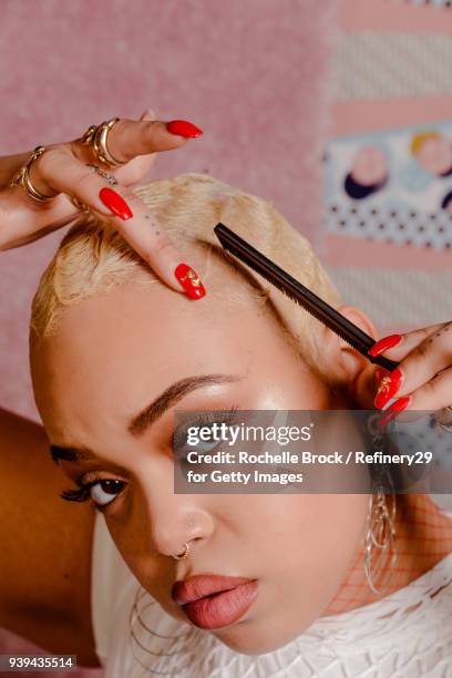 beauty portrait of young confident woman with fingerwaves styling her hair - noapologiescollection fotografías e imágenes de stock