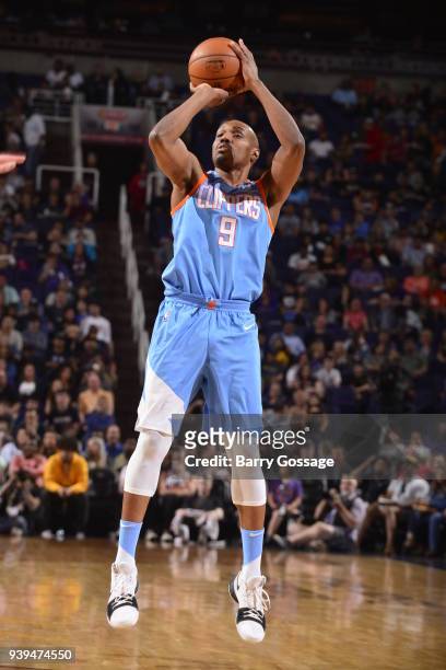 Williams of the LA Clippers shoots the ball against the Phoenix Suns on March 28, 2018 at Talking Stick Resort Arena in Phoenix, Arizona. NOTE TO...