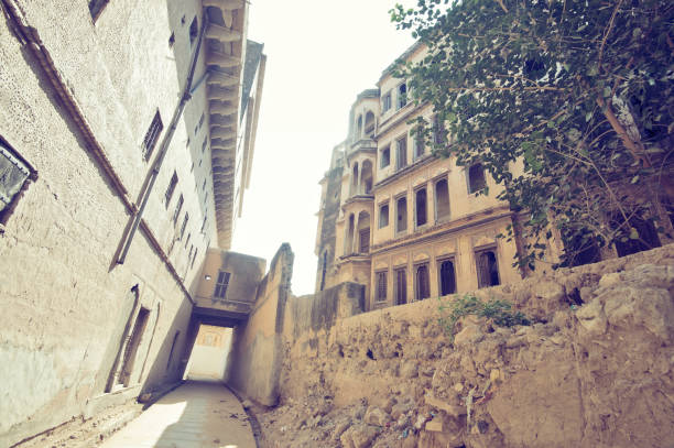 indian architecture, churu, india. building under repair - churu rajasthan stock pictures, royalty-free photos & images