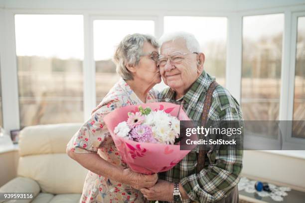 happy valentinstag! - britain in the 80s stock-fotos und bilder