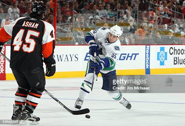 Shane O'Brien of the Vancouver Canucks skates against the Philadelphia Flyers on December 3, 2009 at Wachovia Center in Philadelphia, Pennsylvania....