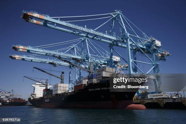 California United Terminals Inc. Gantry cranes unload Maersk A/S containers from the Sealand Philadelphia cargo ship at the Port of Los Angeles in...