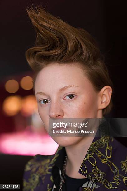 British singer Elly Jackson of La Roux poses before her live performance at the Alte Hauptpost on December 4, 2009 in Leipzig, Germany.